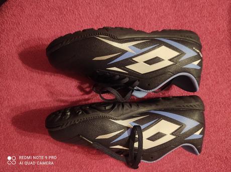 Halové kopačky, 33