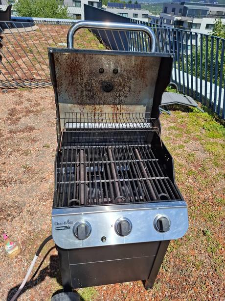 Plynový gril char-broil convective 310b,