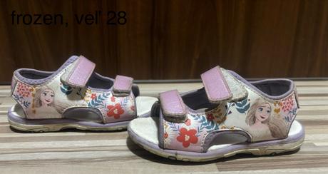 Topánky pre dievča,