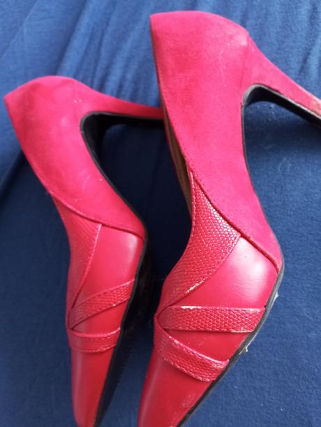 Červené lodicky, 36