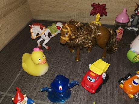 Kopa krásnych hračiek - super stav, 