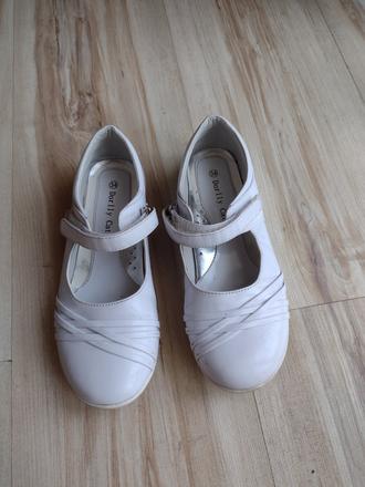 Biele lakovky (lakované balerínky), 34