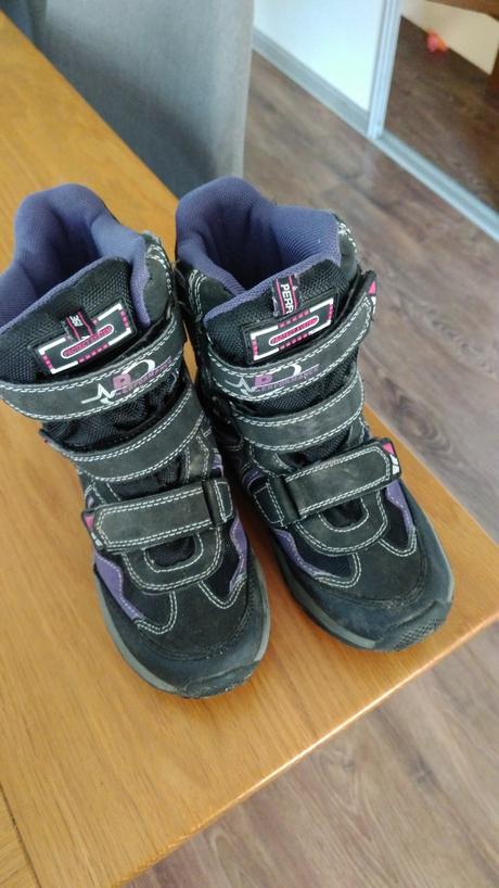 Teplé so zuchým zipsom, 32