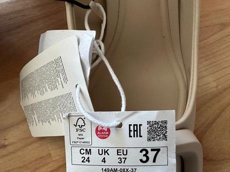 Kremove lodicky reserved, reserved,37