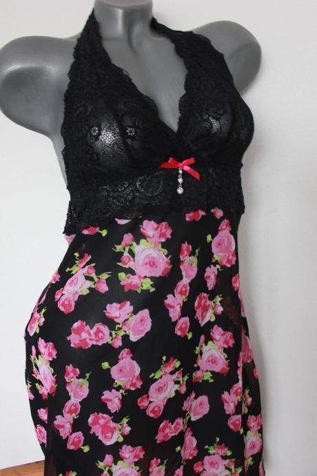 Kvetovana nocna kosela s cipkou, s