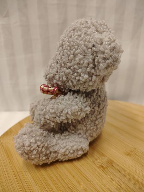 Plyšový sivý medveď s farebnou mašlou, 15 cm, 