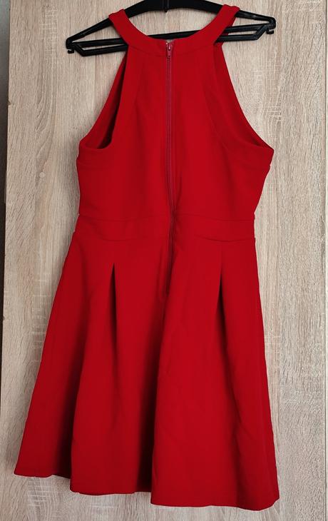 Dámske červené šaty, m