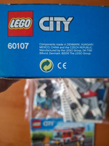 Požiarne hasičské auto lego 60107,