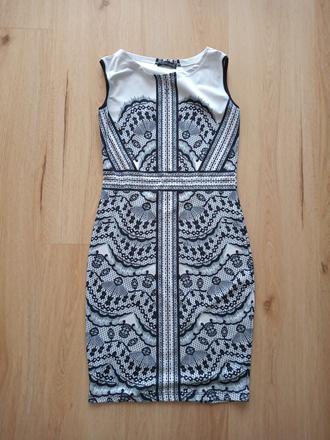 Elastické vzorované šaty, s