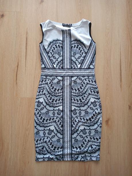 Elastické vzorované šaty, s