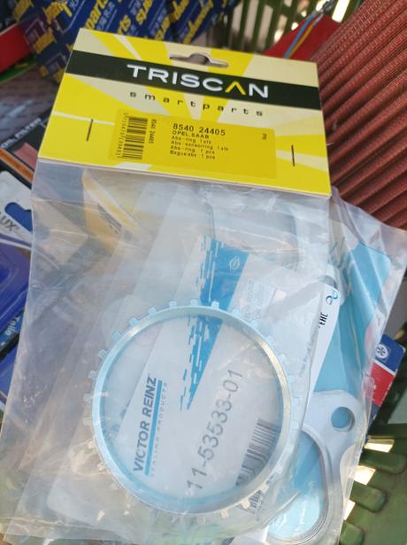 Náhradné diely do aut, 