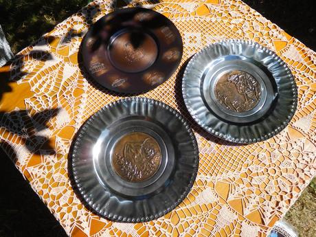 Tepané taniere-dekorácie z kovu,, 