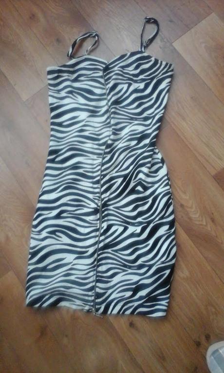 Zebrové šaty, s