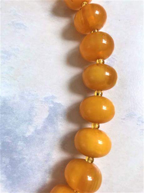 Jantárové korále, 