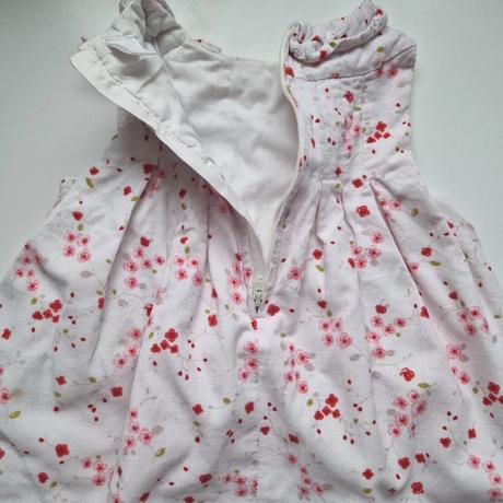 Menčestrové šatky, 74