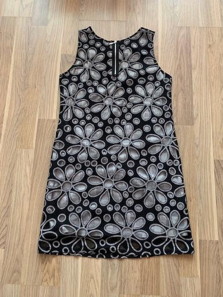 Čierne šaty s kvetmi, promod,xs