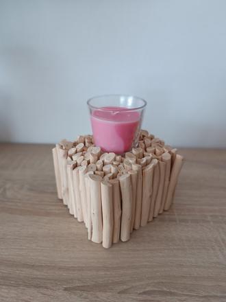 Drevená dekorácia so sviečkou, 