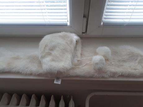 Bielá zimná čiapočka so šálom, h&m,92