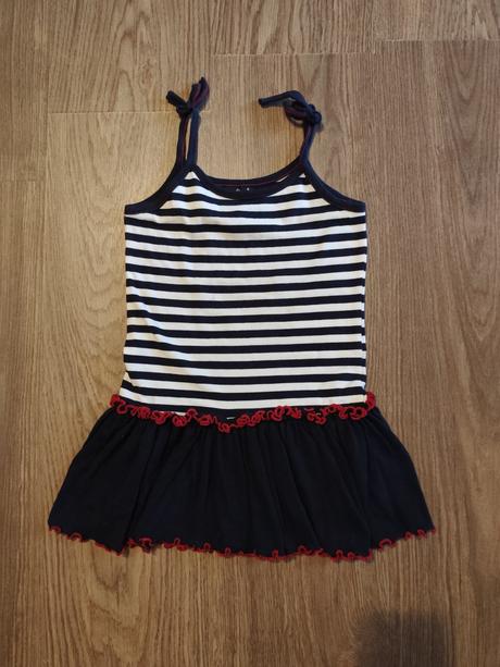 Námornícke šaty, 104