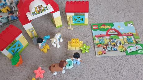 Lego suplo stajňa s konikmi,