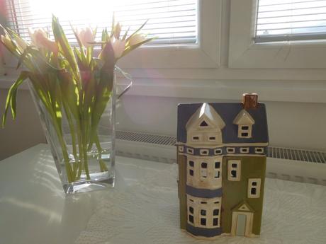 Keramický svietnik domček v zelenom prevedení, 