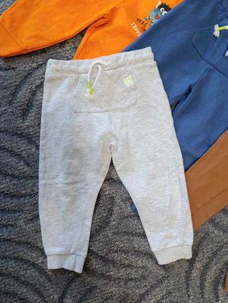 Chlapčenské tepláky a legíny, 86