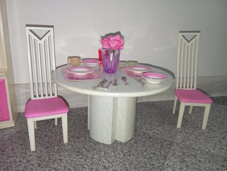 Barbie kuchynka stôl, stoličky, riadiky, 