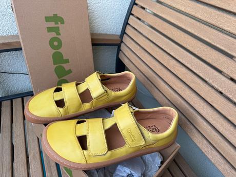 Celokozene sandale, froddo,39