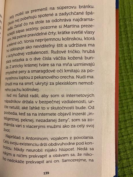 Krásna kniha evita press mango láska karí, 