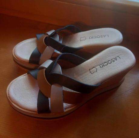 Kvalitné kožené šlapky, 37