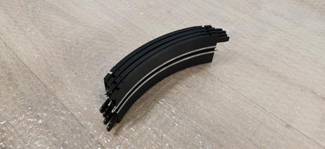 Predám diely na autodráhu carrera go , d 143, 