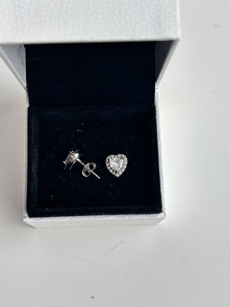 Strieborné srdiečkové náušnice, 