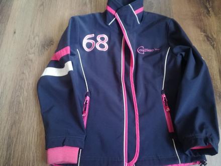 Dievčenská vetrovka, 122