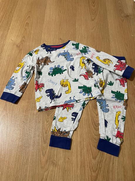 Pyžamko s dinosaurami, f&f,104