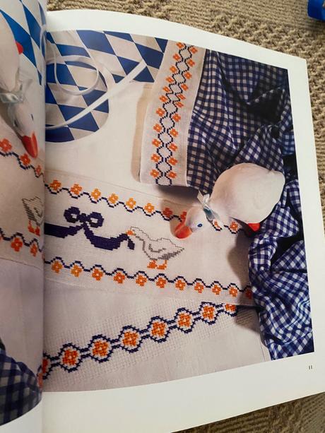 Krásna kniha výšiviek aj s predlohami, 