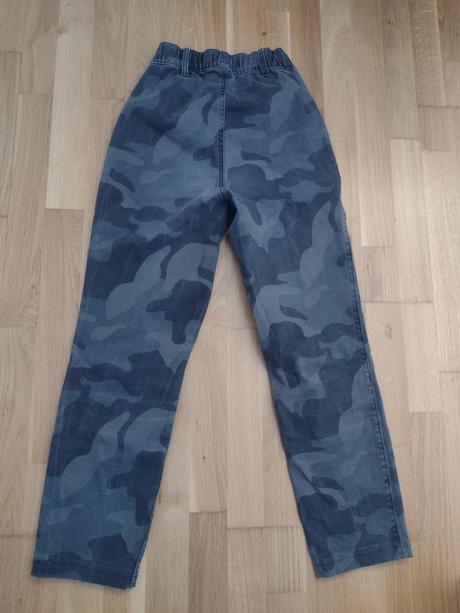 Maskáčové nohavice, 152