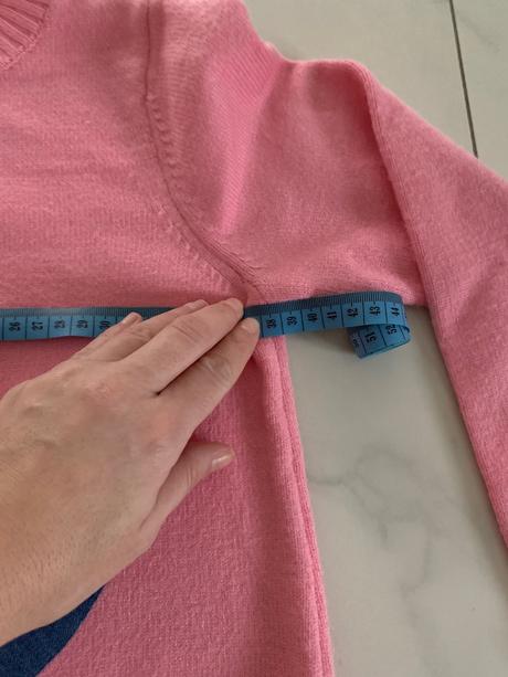 Svetrík s dievčatkom, 128