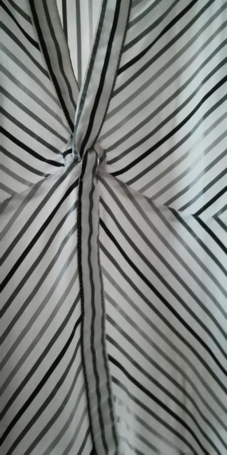 Blúzka so striebornými pásikmi bez poskodeni, yessica,38