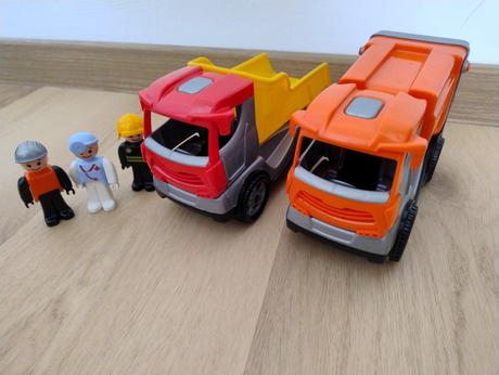 Smetiarske a nákladné auto,