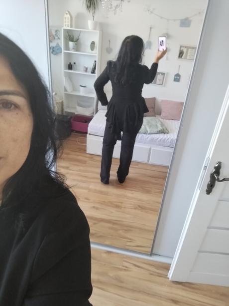 Zara zaujímavé sako vzadu s volanom, zara,l