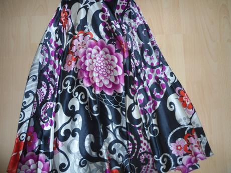 Spolocenske farebne saty, s