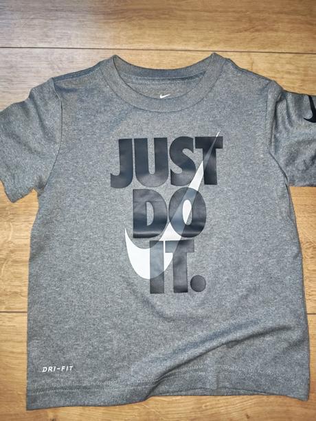 2 krásne tričká nike, nike,98
