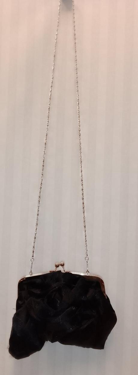 Dámska čierna večerná kabelka ruža, 15 x 18 x 4 cm, 