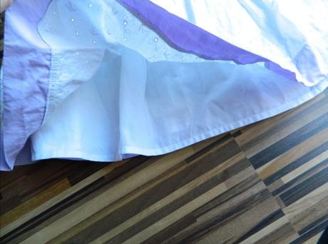 Dievčenské šaty, 92