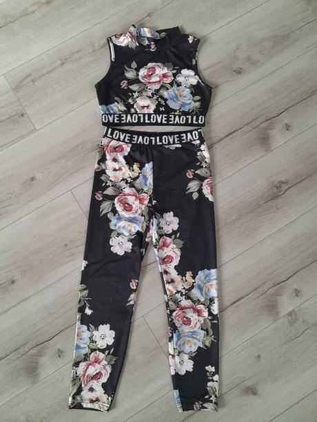 Kvetinový komplet, 128