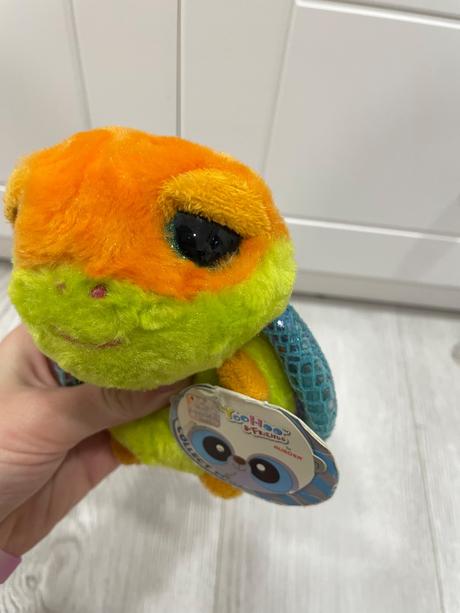 Plyšáci s trblietavými očami,