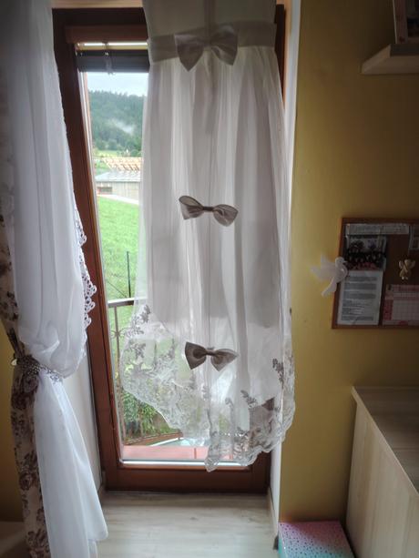 Krásne biele šaty, 152