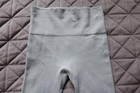 Zelenkavé legíny stradivarius, stradivarius,xs