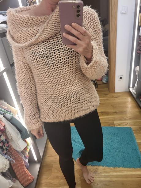 Dierkovany sveter s rolakom,