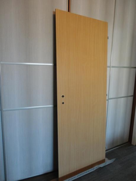 Dvere interiérové - 70, pravé, zámok s kľúčom,